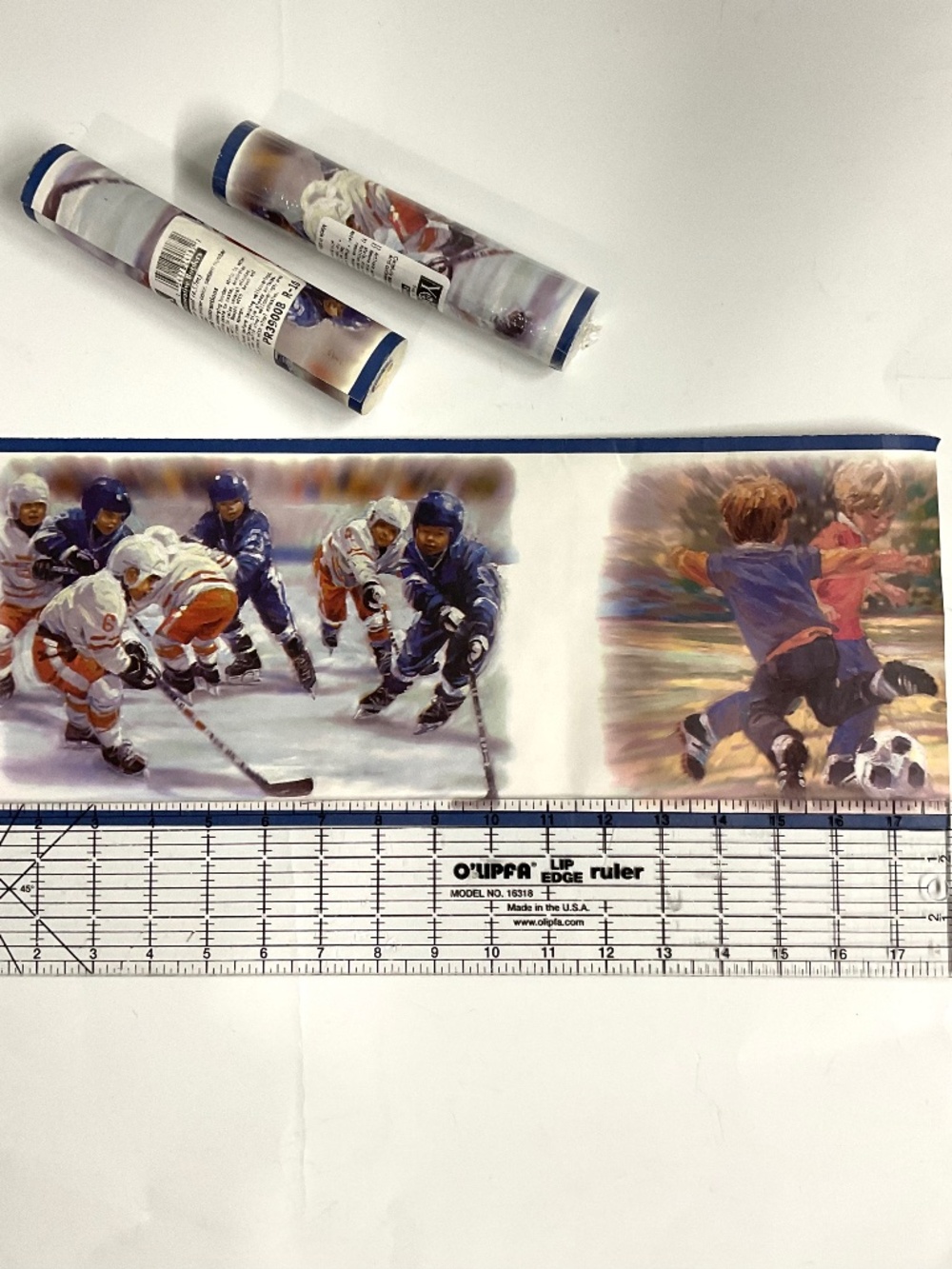 York Decorative Boarder HOCKY & SOCKER, Paintings by Canadia  3rolls 7”X 5 yards